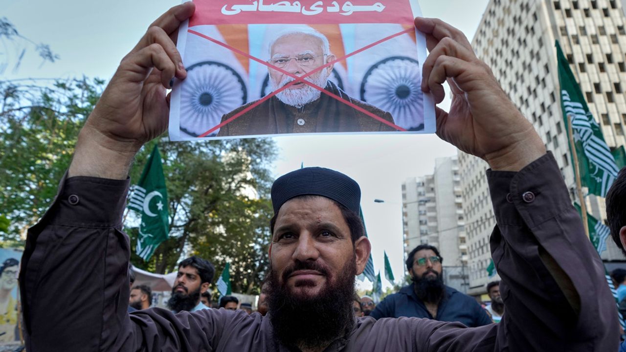 India and Pakistan cascading toward war, after New Delhi blames Islamabad for terrorist attack