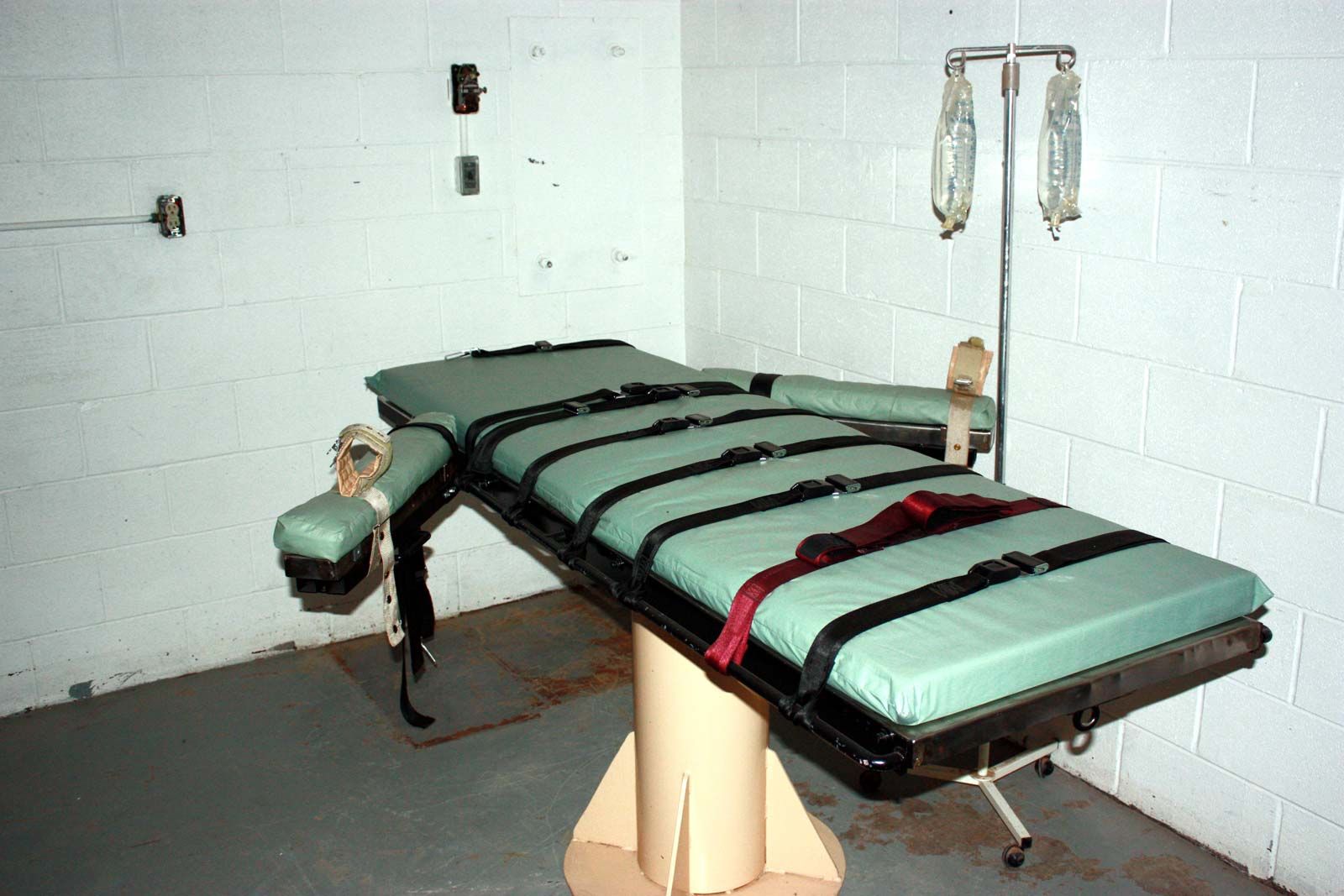 Death Penalty | Pros, Cons, Debate, Arguments, Capital Punishment, Prison, Felony, & Life in Prison | Britannica