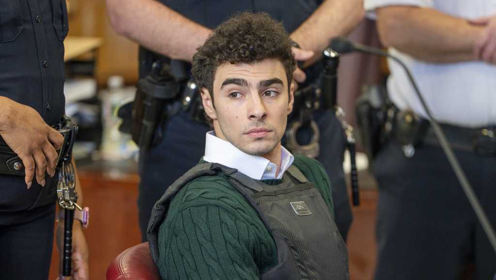 Luigi Mangione heads to court on federal charges as prosecutors file notice they’ll seek death penalty