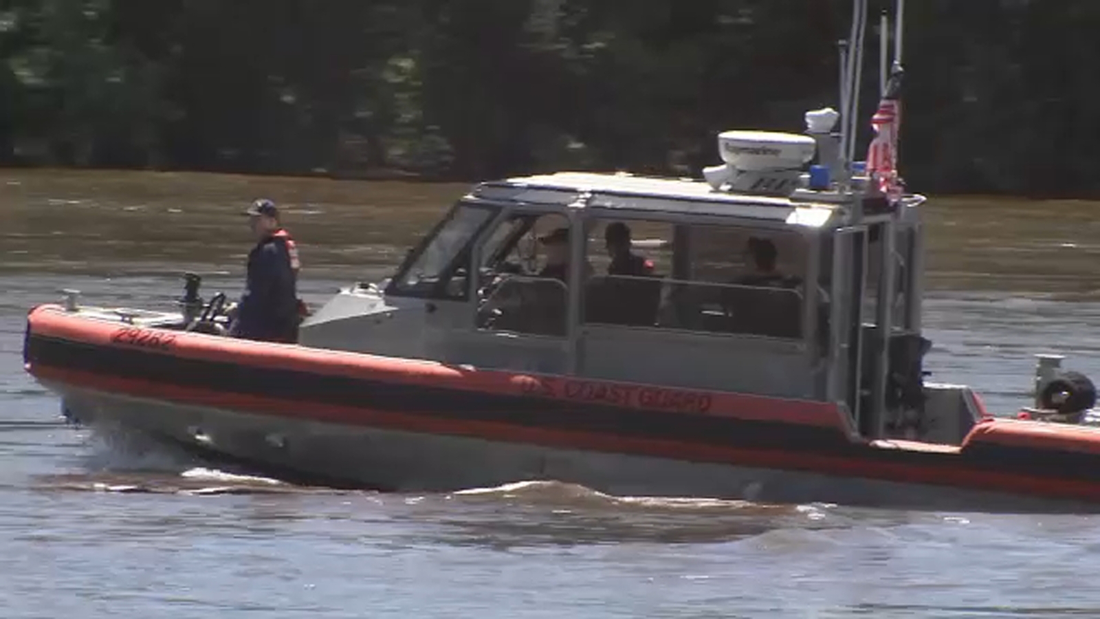 Body found of man missing since boat capsized in Delaware River near Trenton