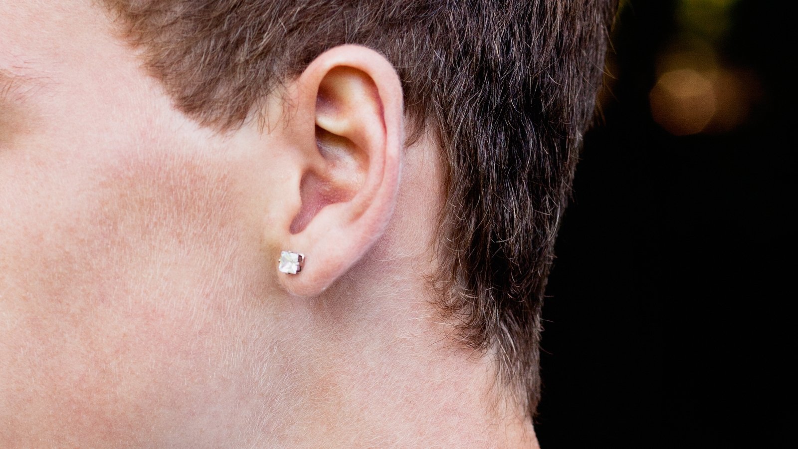 Boy awarded €9,000 over school's ear piercing policy
