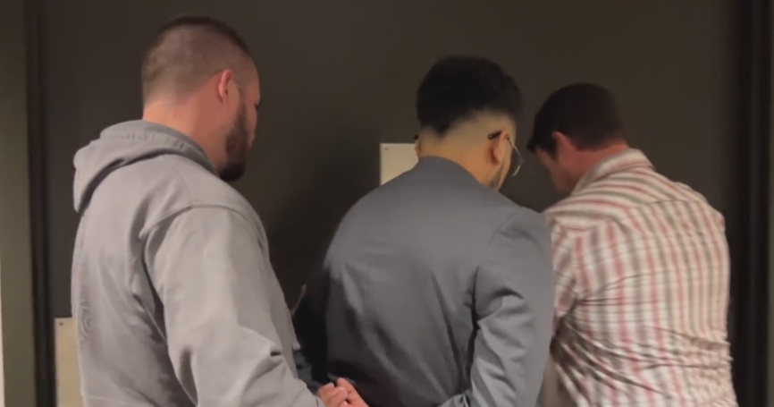 ICE arrests immigrants at Dallas courthouse amid new deportation tactic