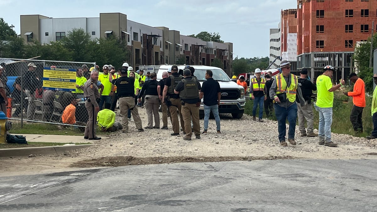ICE detains over 100 in one of Florida’s largest immigration raids