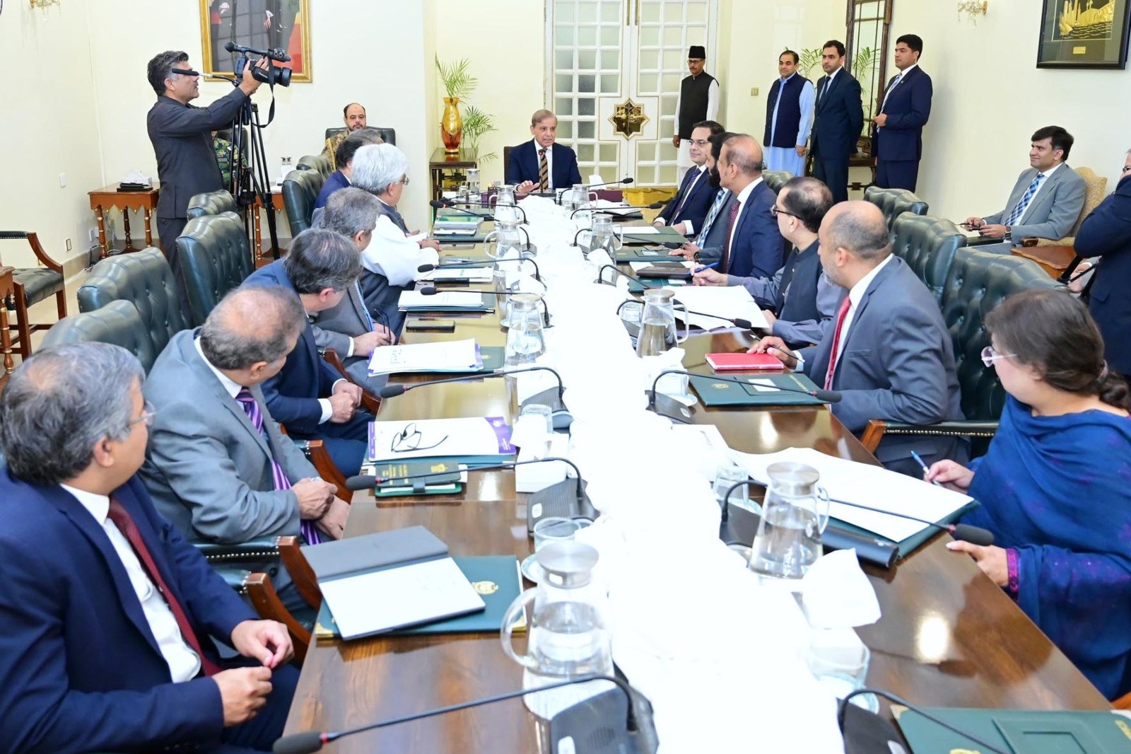PM Shehbaz orders crackdown on tax evasion | The Express Tribune