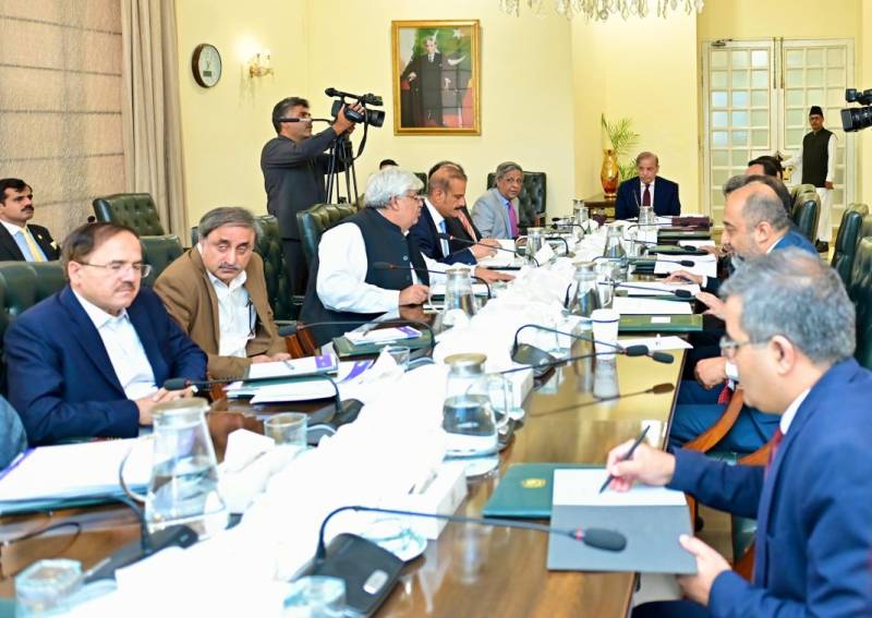 PM orders swift implementation of FBR reforms, anti-tax evasion measures