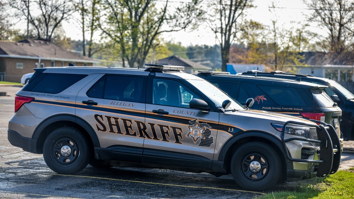 Police: Body pulled from Kalamazoo River likely related to missing persons report