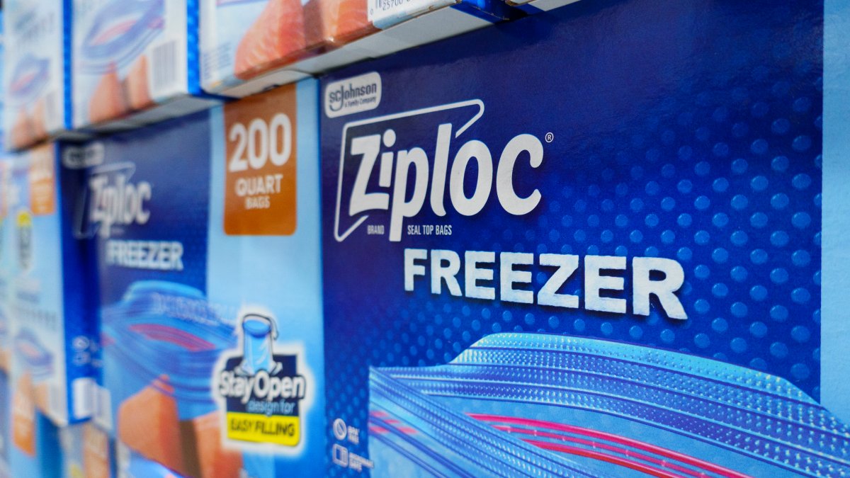 'Unfit for microwave and freezer use': Lawsuit claims Ziploc bags contain undisclosed microplastics