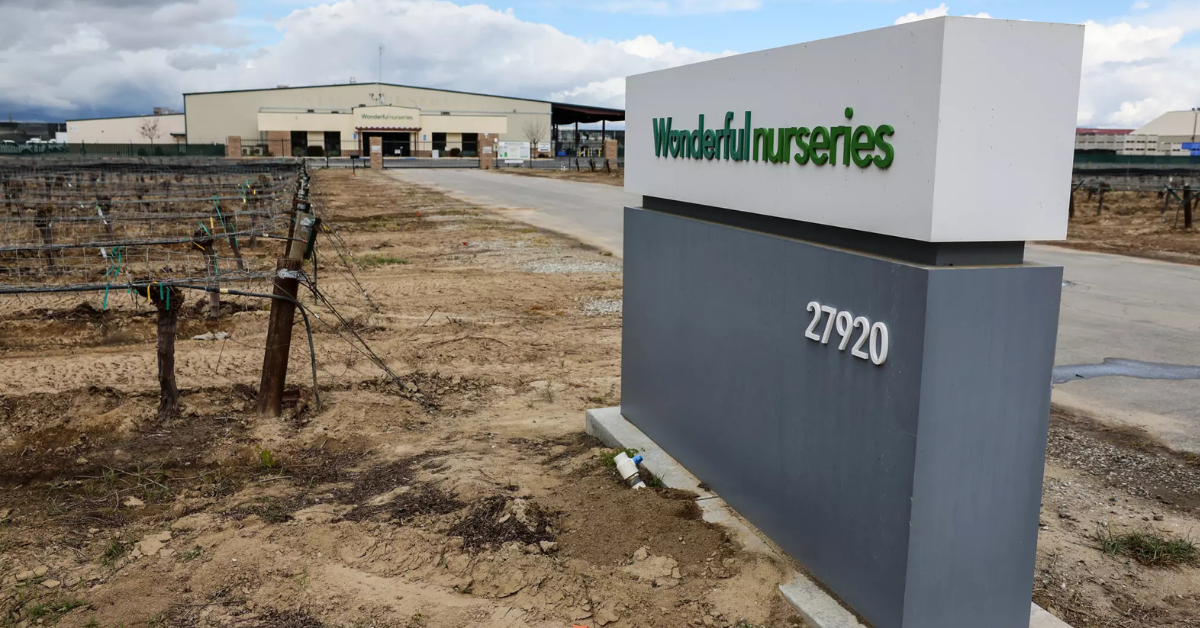 Wonderful employees file lawsuit against card check law