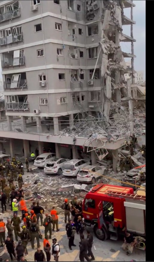 61 Bat Yam Buildings Damaged, 7 Irreperably, 3 People Missing After Partial Tower Collapse – VINnews