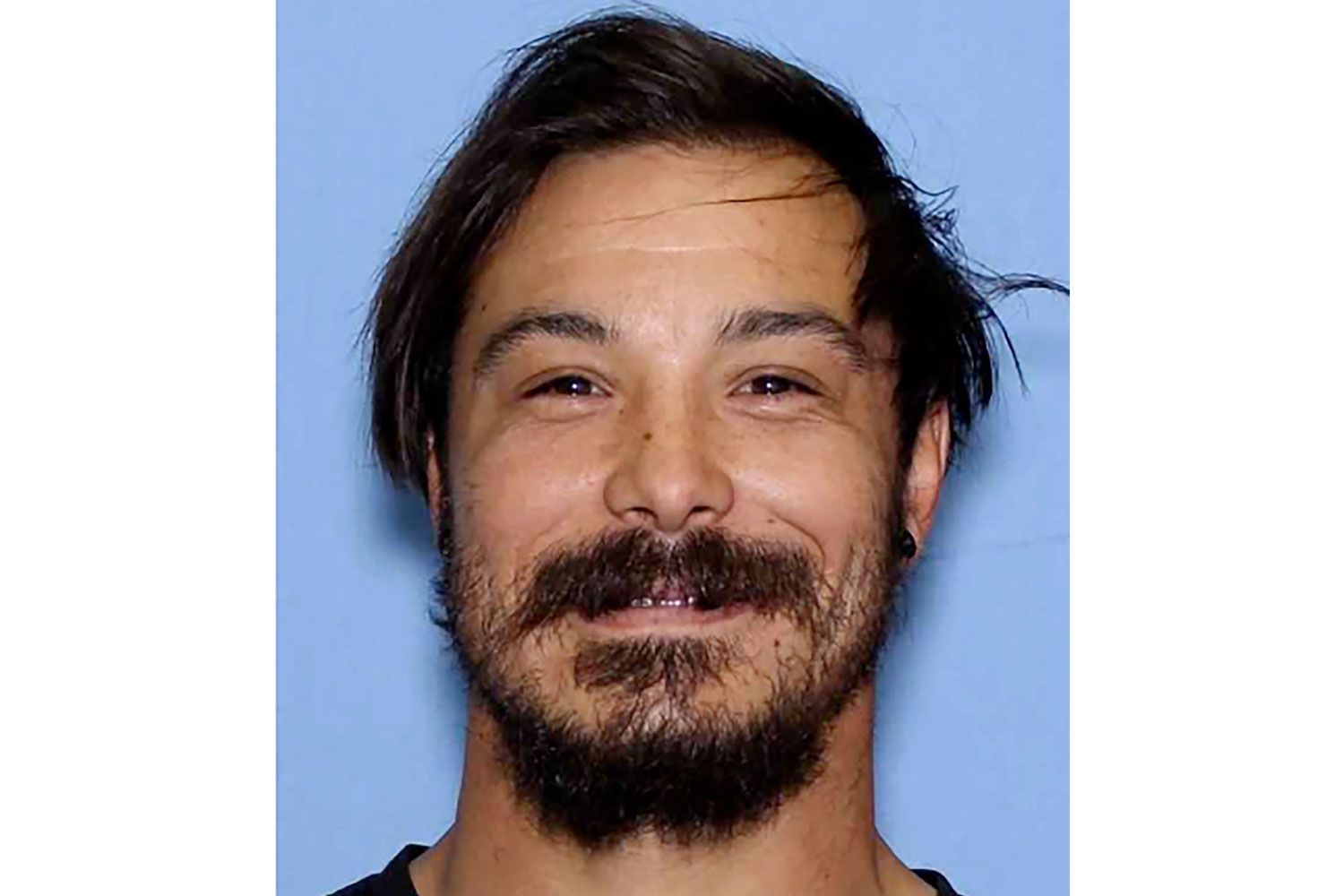 Father Accused of Murdering His 3 Daughters Allegedly Made These Chilling Online Searches Days Before They Went Missing