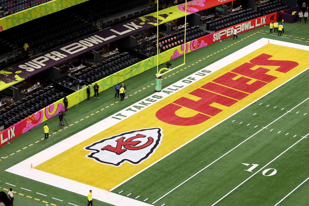 Former Kansas City Chiefs employee sues for racial discrimination