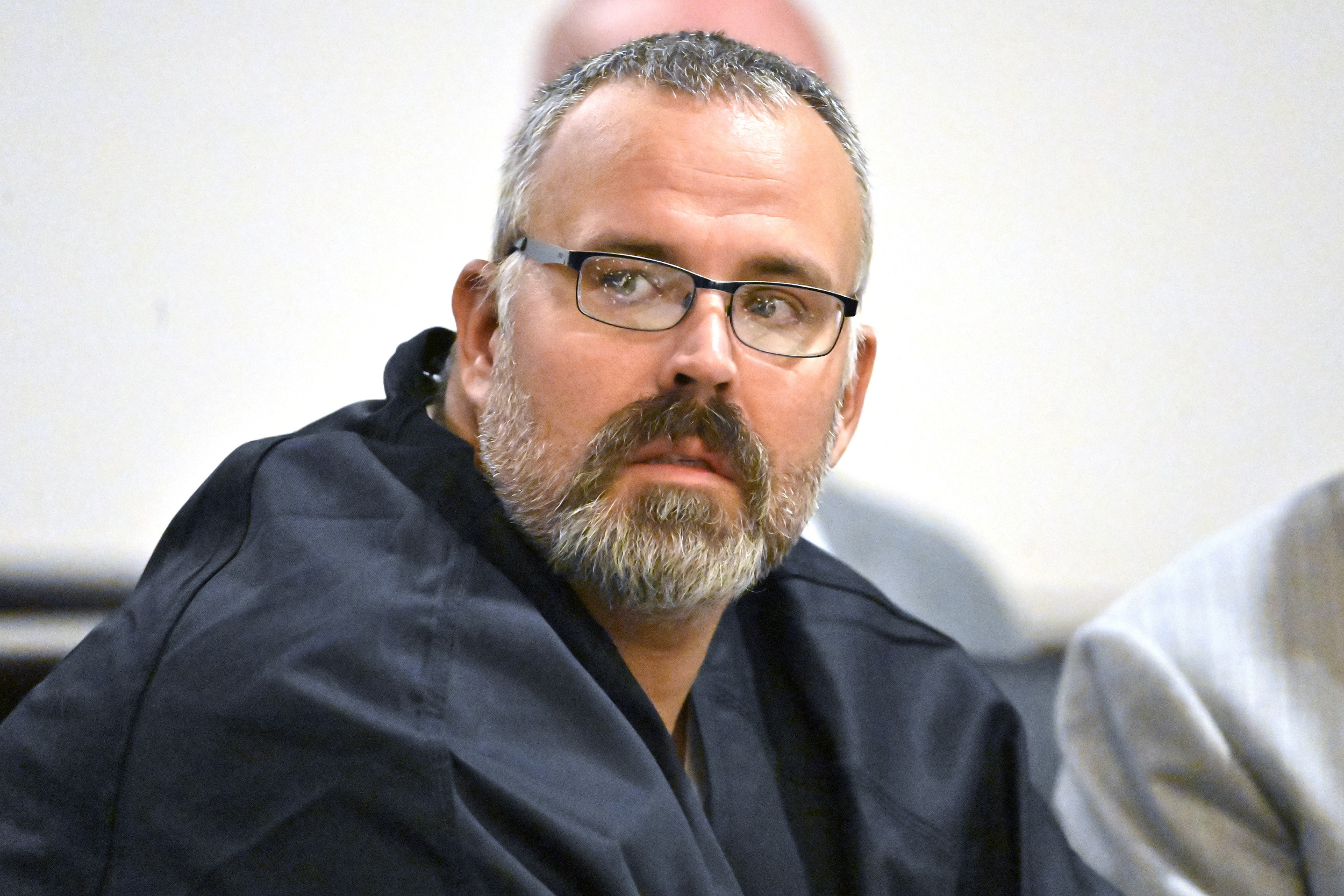 Former sheriff charged with killing judge wants case dismissed