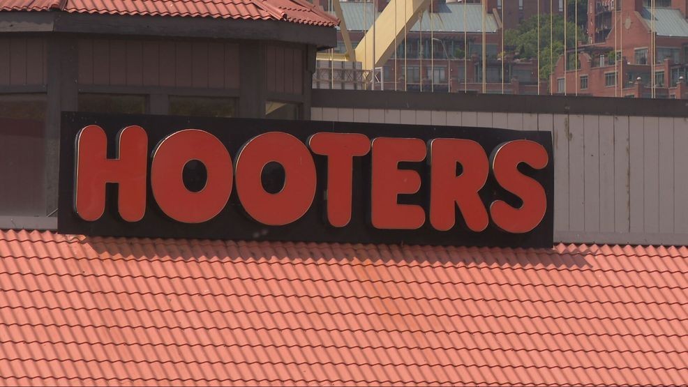 Greater Cincinnati Hooters closes permanently amid company bankruptcy