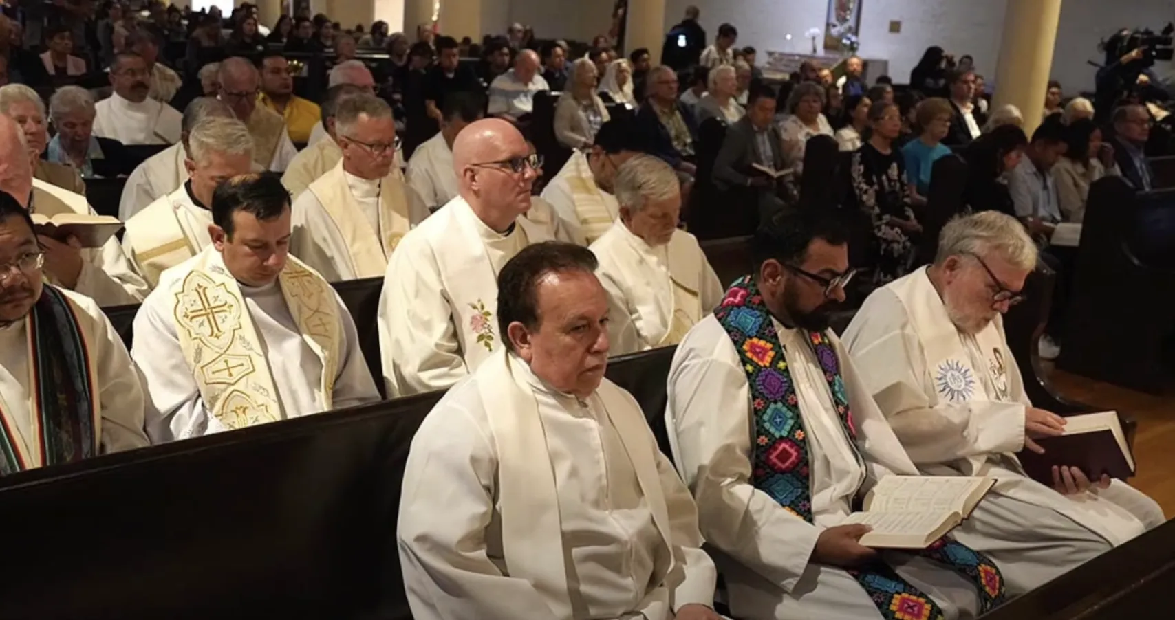 ICE Agents Clear Immigration Court During Clergy Visit: ‘The Red Sea Parted’
