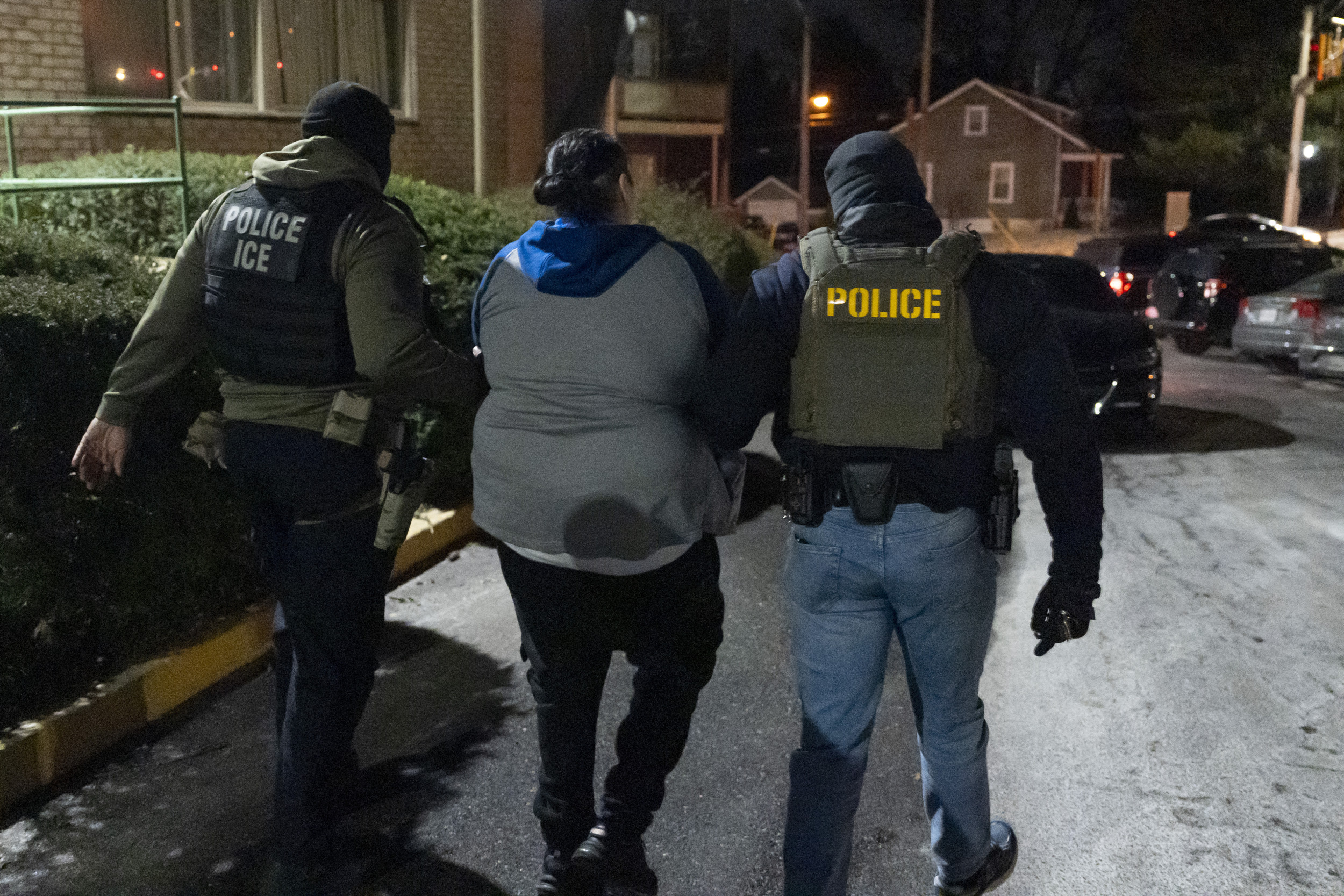 ICE arrests multiple people in Chicago after tricking them to turn up