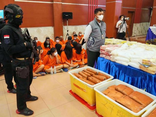 Indonesia arrests 285 in drug crackdown and seizes over half a ton of narcotics