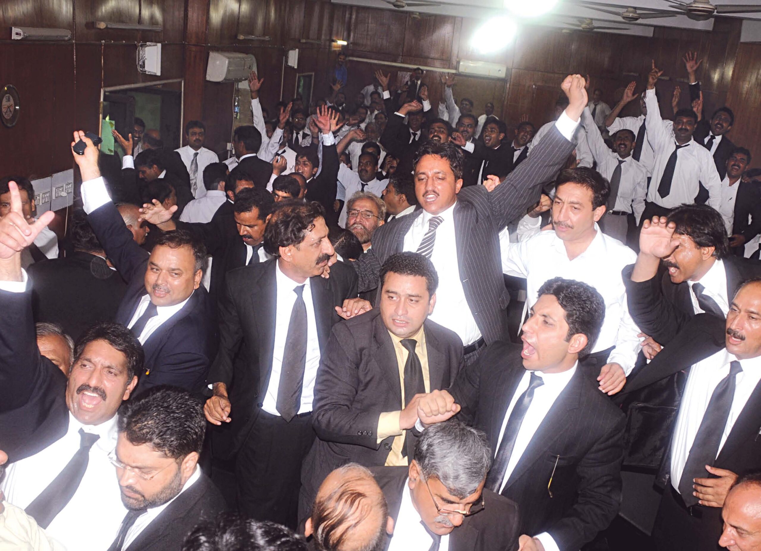 Lawyers strike over 'police misconduct' | The Express Tribune