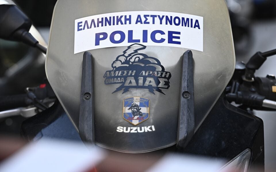 Man wanted for theft, money laundering in UK arrested in Athens | eKathimerini.com
